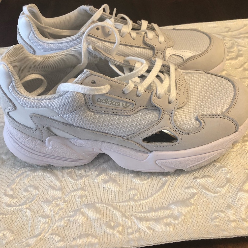 Adidas falcon